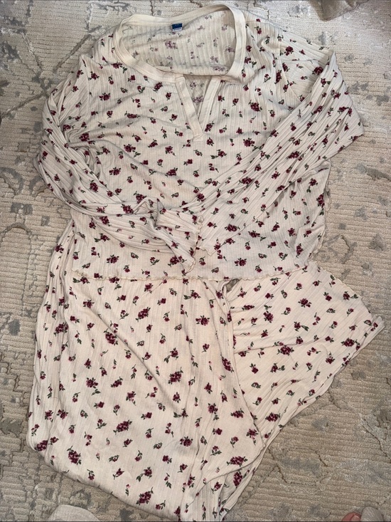 Old Navy Sweaters - Old Navy Ditsy Floral Ribbed Pajama Set